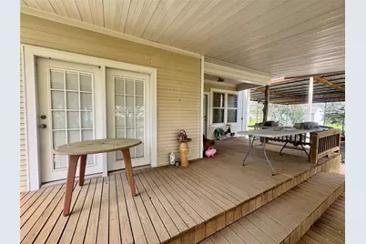706 West Street, Yoakum, TX 77995 - Photo 38