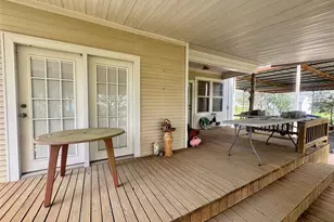 706 West St, Yoakum, TX 77995 - Photo 38