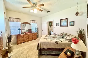 706 West St, Yoakum, TX 77995 - Photo 24