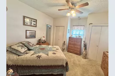 706 West Street, Yoakum, TX 77995 - Photo 22