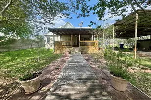 706 West St, Yoakum, TX 77995 - Photo 46