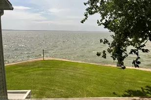 100 Edgewater Dr, Livingston, TX 77351 - Photo 2