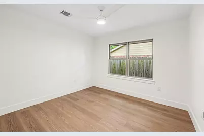 9522 Winsome Lane, Houston, TX 77063 - Photo 22