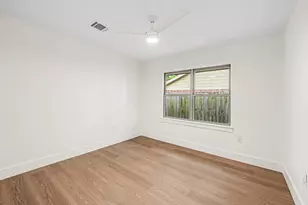 9522 Winsome Ln, Houston, TX 77063 - Photo 22