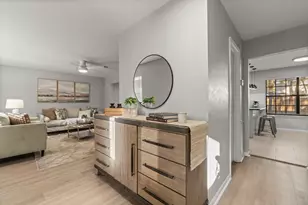 105 Eagle Rock Cir, The Woodlands, TX 77381 - Photo 4