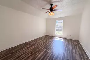 4011 Hunnington Dr, Conroe, TX 77303 - Photo 10