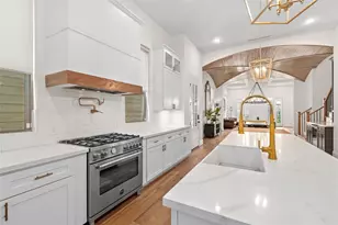 113 E 26th St, Houston, TX 77008 - Photo 6
