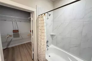 1610 Campbell Rd, Houston, TX 77055 - Photo 8