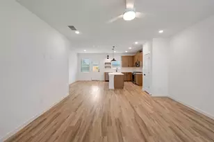7834 Jade Crst Dr, Angleton, TX 77515 - Photo 6