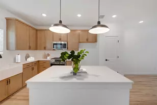 7834 Jade Crst Dr, Angleton, TX 77515 - Photo 10