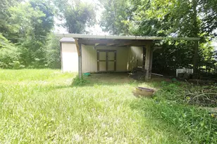 1325 Robinson Rd, Silsbee, TX 77656 - Photo 2