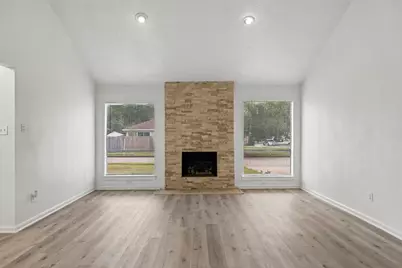 10803 Sageriver Drive, Houston, TX 77089 - Photo 14