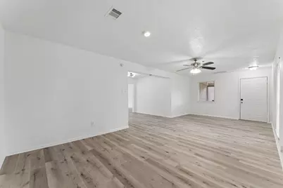 10803 Sageriver Drive, Houston, TX 77089 - Photo 28