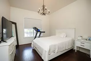 2400 S McCue Rd, Houston, TX 77056 - Photo 18