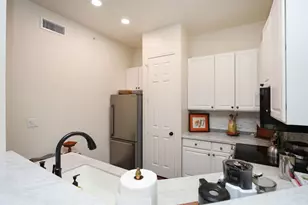 2400 S McCue Rd, Houston, TX 77056 - Photo 16