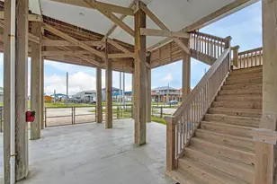 858 E Rd, Crystal Beach, TX 77650 - Photo 16