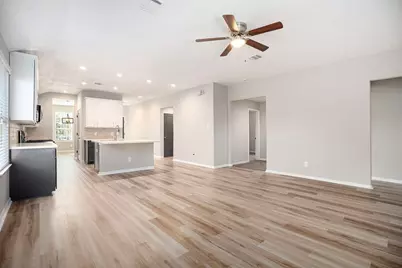 4027 Spurwing Lane, Baytown, TX 77521 - Photo 8