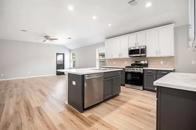 4027 Spurwing Lane, Baytown, TX 77521 - Photo 12