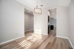 4027 Spurwing Ln, Baytown, TX 77521 - Photo 14