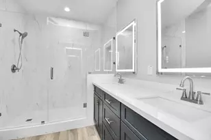 5941 Southlea St, Houston, TX 77033 - Photo 32