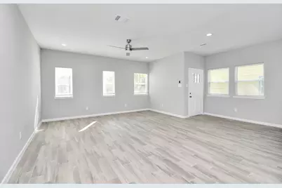 5941 Southlea Street, Houston, TX 77033 - Photo 8