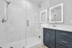 5941 Southlea St, Houston, TX 77033 - Photo 24