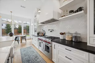 1315 Gardenia Dr, Houston, TX 77018 - Photo 14