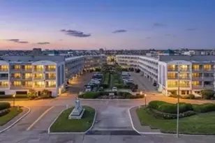 6102 Seawall Blvd, Galveston, TX 77551 - Photo 14