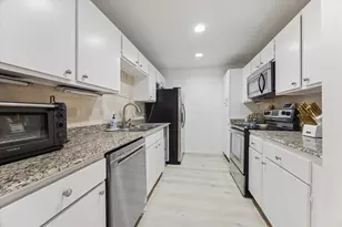 2829 Timmons Ln, Houston, TX 77027 - Photo 8