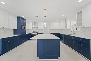 10722 Lynbrook Dr, Houston, TX 77042 - Photo 10