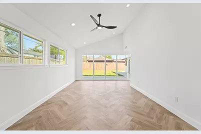 10722 Lynbrook Drive, Houston, TX 77042 - Photo 24