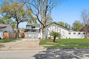 10722 Lynbrook Dr, Houston, TX 77042 - Photo 1