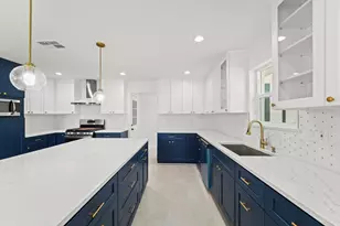 10722 Lynbrook Dr, Houston, TX 77042 - Photo 12