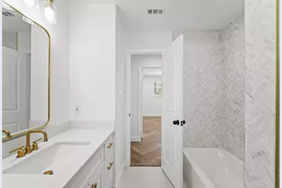 10722 Lynbrook Drive, Houston, TX 77042 - Photo 16