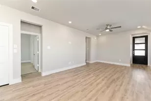 239 Bay Laurel Ct, Alvin, TX 77511 - Photo 4