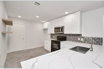 5010 Creekbend Drive, Houston, TX 77035 - Photo 12