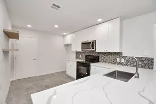 5010 Creekbend Dr, Houston, TX 77035 - Photo 12