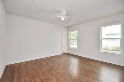 5010 Creekbend Drive, Houston, TX 77035 - Photo 18