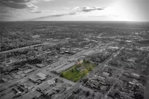 309 E Phillips St, Conroe, TX 77301 - Photo 10