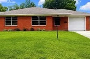 2102 Blueberry Ln, Pasadena, TX 77502 - Photo 2