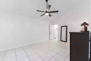 13911 Hollowgreen Dr, Houston, TX 77082 - Photo 12