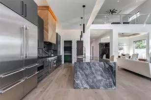 207 W 33rd St, Houston, TX 77018 - Photo 24