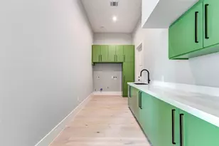 207 W 33rd St, Houston, TX 77018 - Photo 24