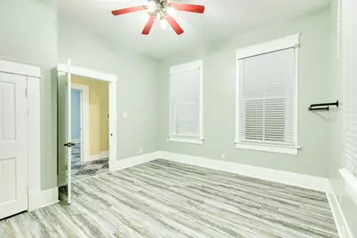 1625 Avenue M 1/2, Galveston, TX 77550 - Photo 18