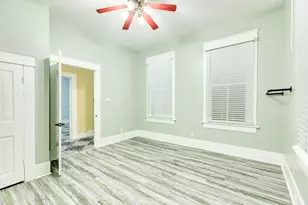1625 Ave M 1/2, Galveston, TX 77550 - Photo 18