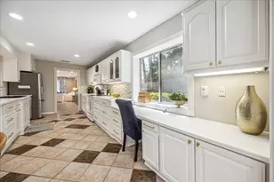 8956 Chatsworth Dr, Houston, TX 77024 - Photo 10
