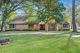 570 Roanoke Dr, Conroe, TX 77302 - Photo 1