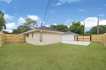 10019 Braes Forest Drive, Houston, TX 77071 - Photo 22