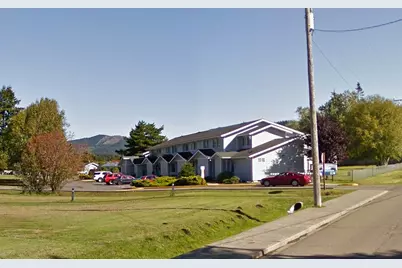 821 E Division Street, Forks, WA 98331 - Photo 2