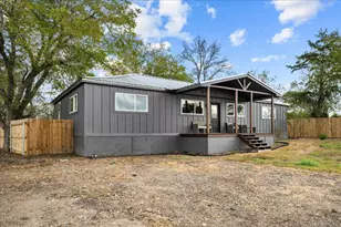 105 Willow Dr, Flatonia, TX 78941 - Photo 2